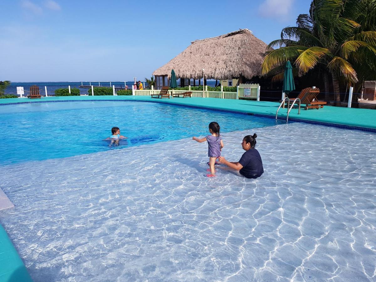 Royal Caribbean Resort ซานเปโดร ภายนอก รูปภาพ