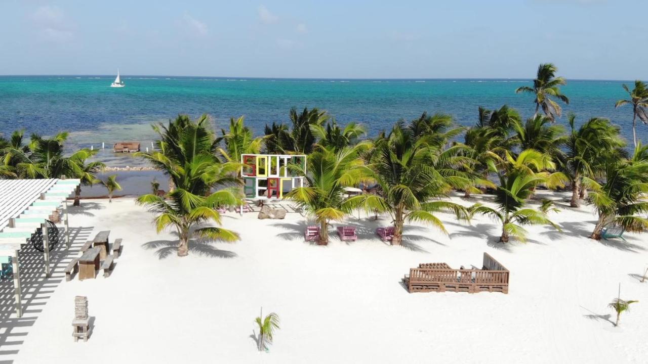 Royal Caribbean Resort ซานเปโดร ภายนอก รูปภาพ