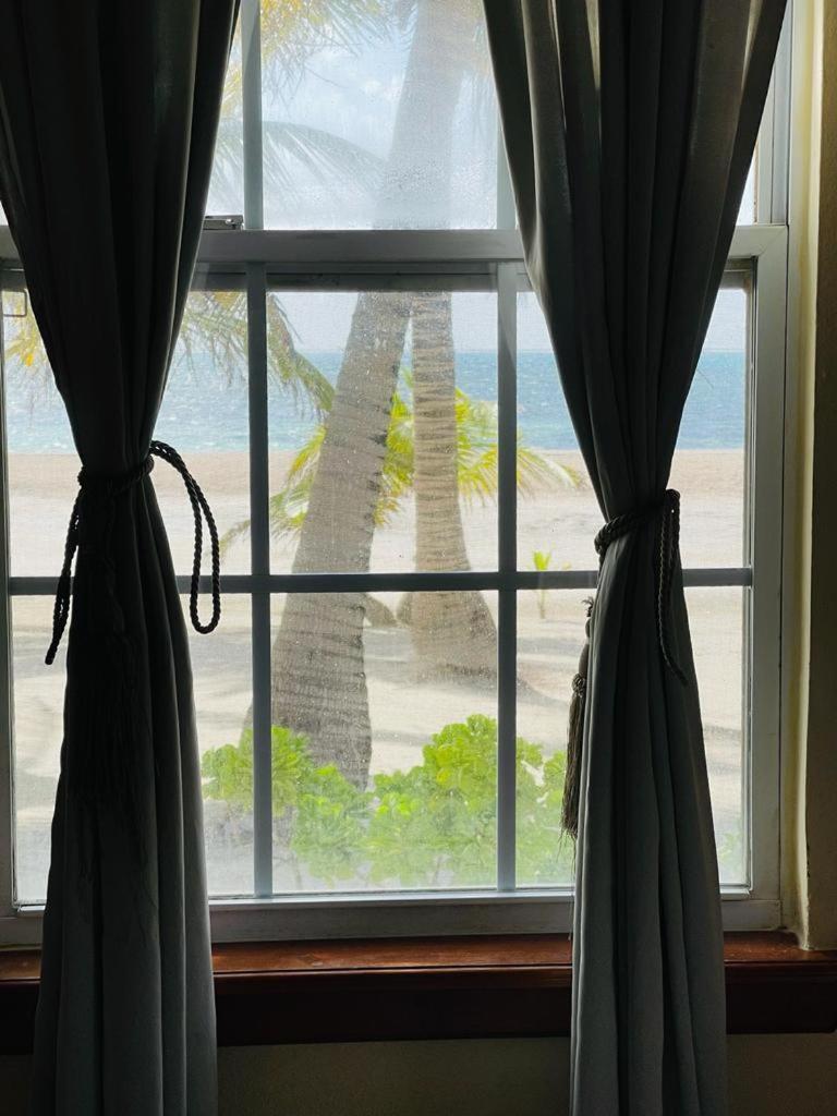 Royal Caribbean Resort ซานเปโดร ภายนอก รูปภาพ