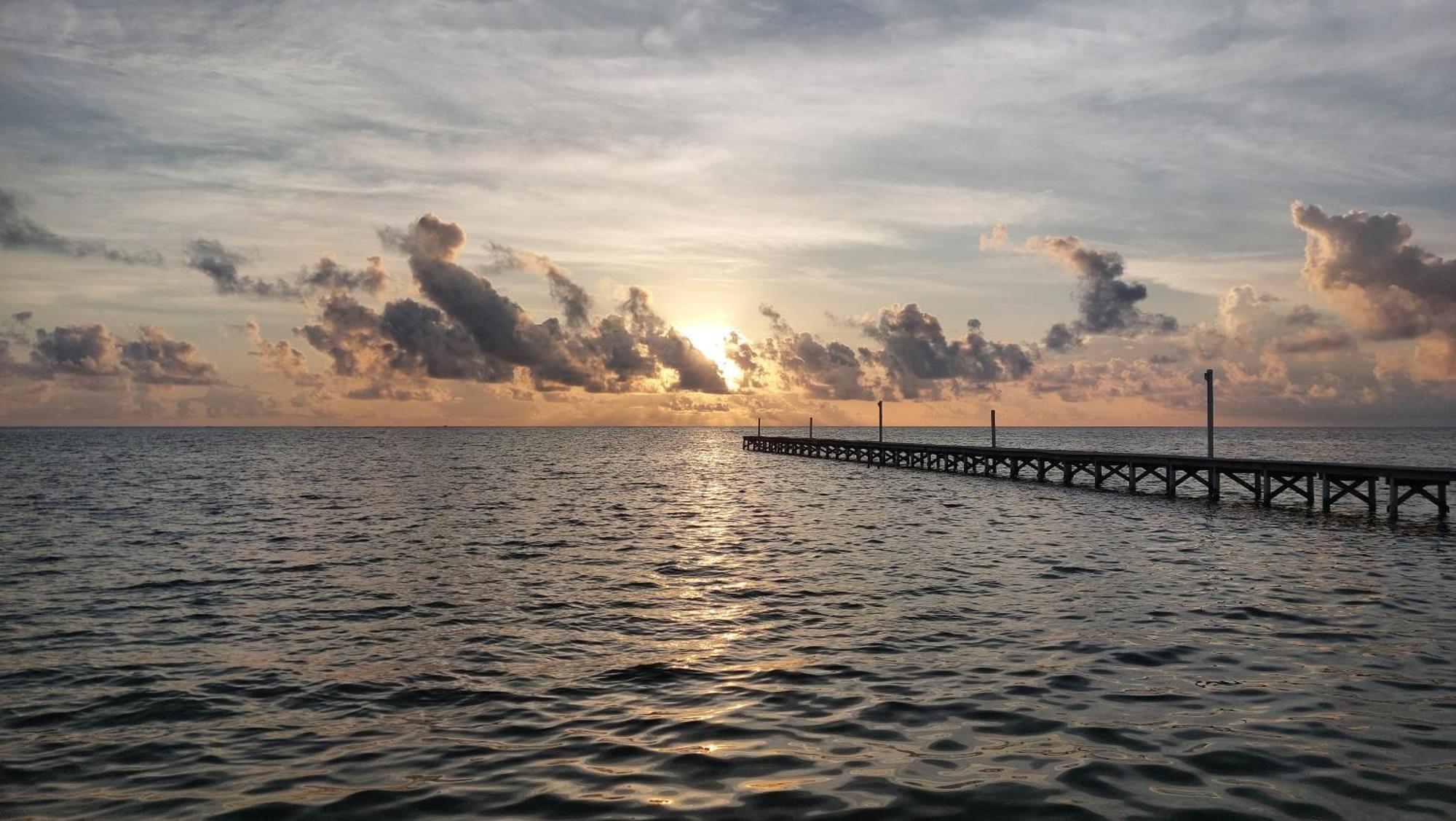 Royal Caribbean Resort ซานเปโดร ภายนอก รูปภาพ