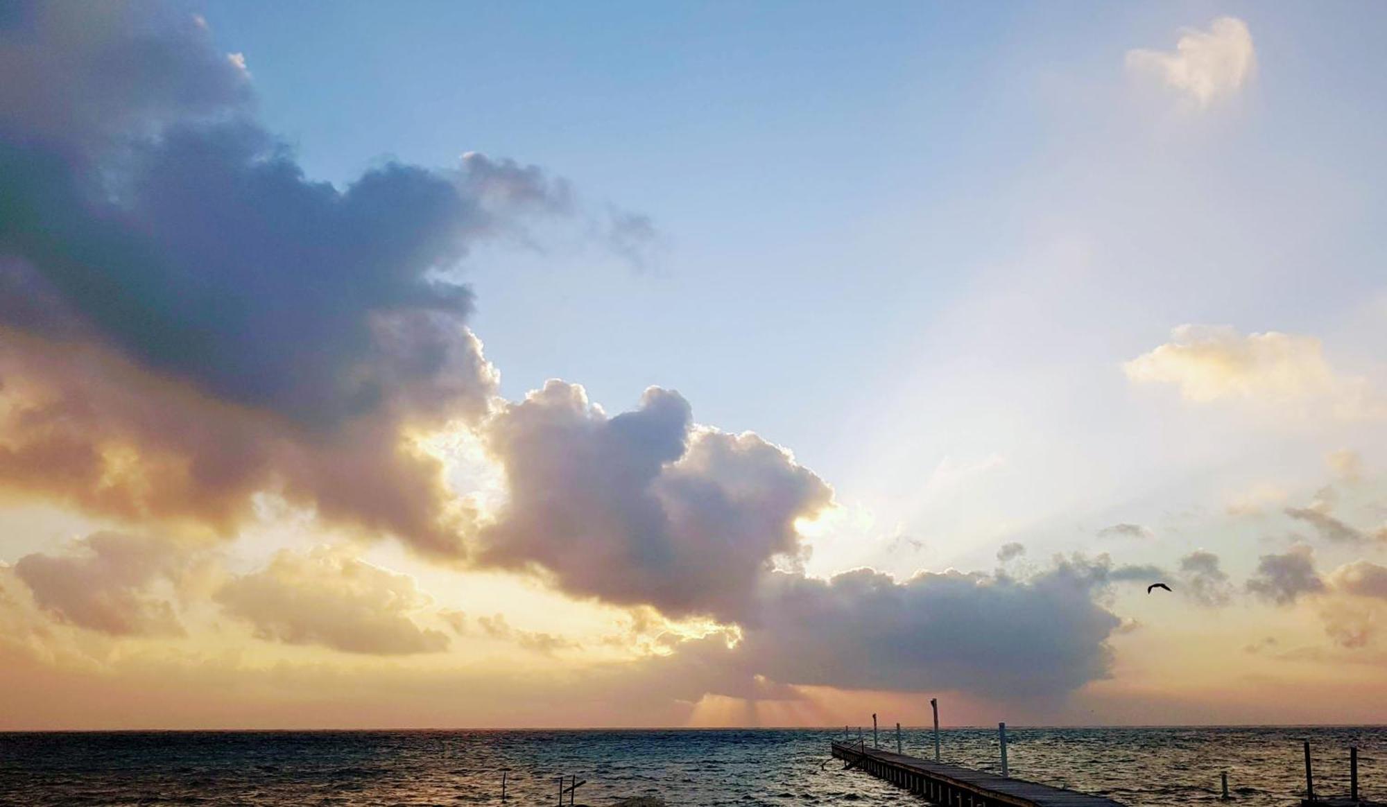 Royal Caribbean Resort ซานเปโดร ภายนอก รูปภาพ